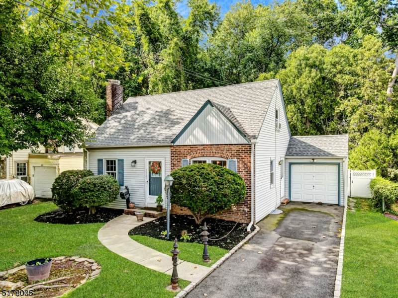 272 Forest Dr - Photo 1
