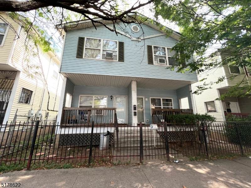 290 Bergen St - Photo 1