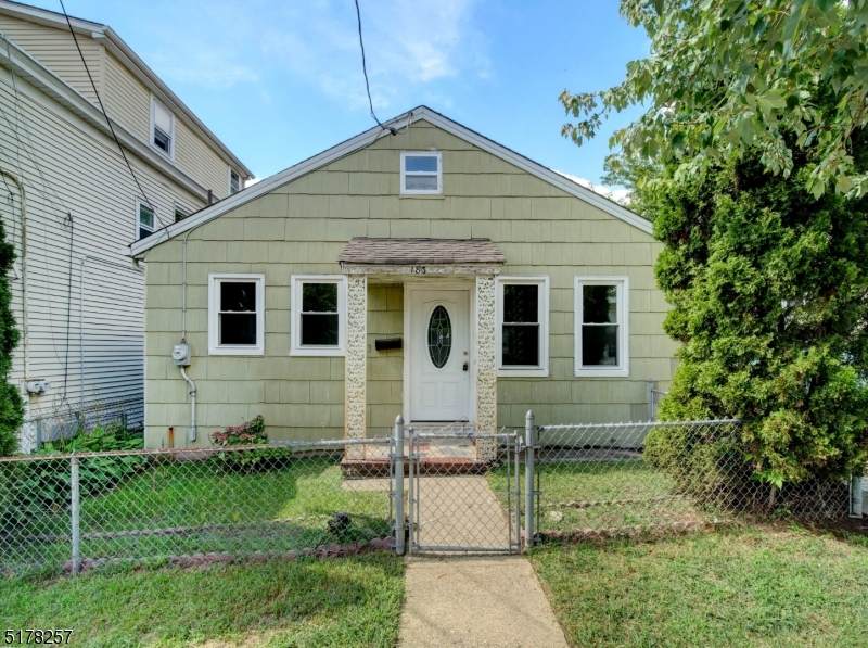 183 Cambridge Ave - Photo 1