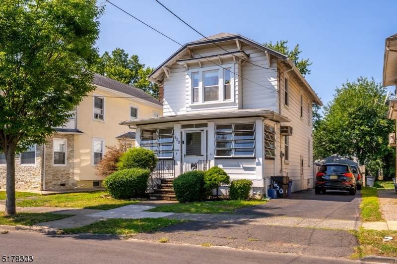 620 Chestnut St - Photo 1