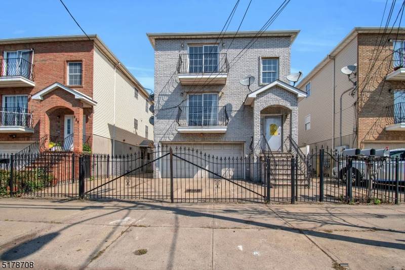 228 Murray St - Photo 1