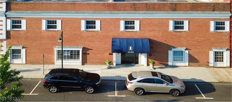 18 Bank St - Photo 1