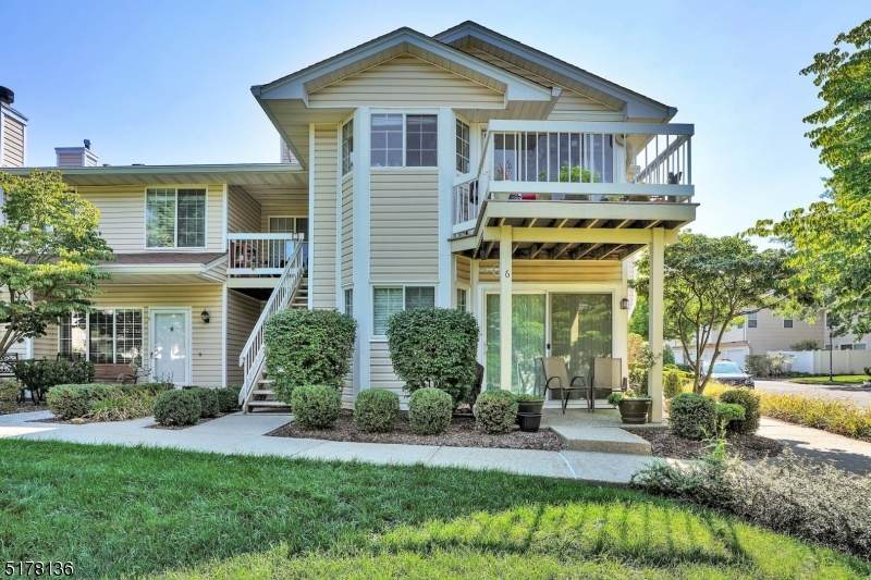 6 Dunbar Ct - Photo 1