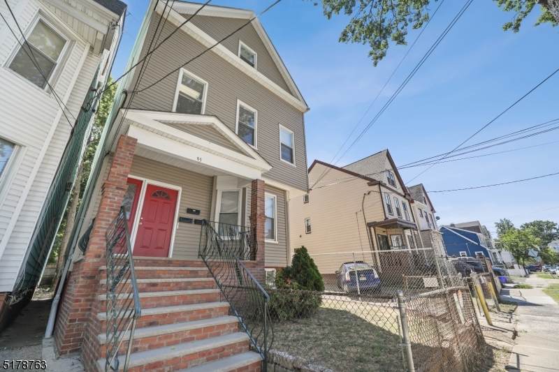 95 Oraton St - Photo 1