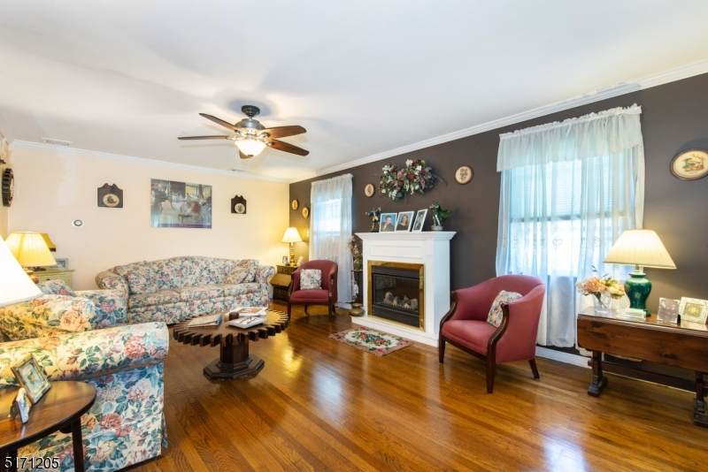 182 Broad Ave - Photo 1