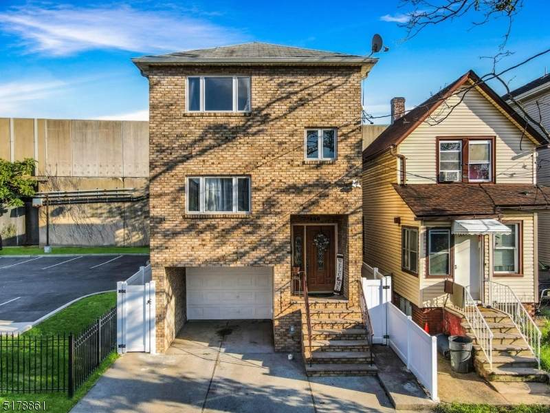 206 Atlantic St - Photo 1