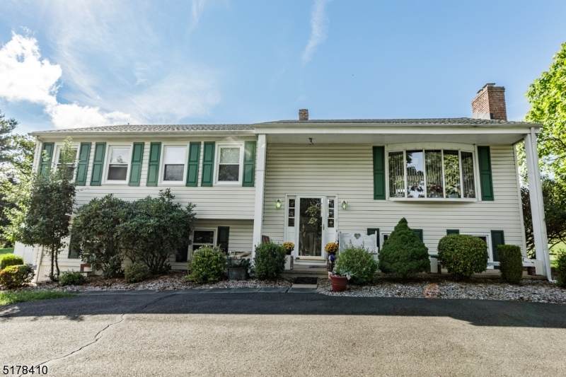 9 Van Pelt Dr - Photo 1