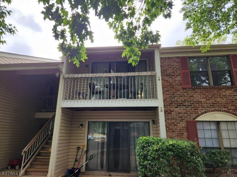 14 Crabapple Ln - Photo 1