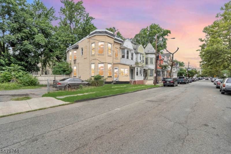 189 Duane St - Photo 1