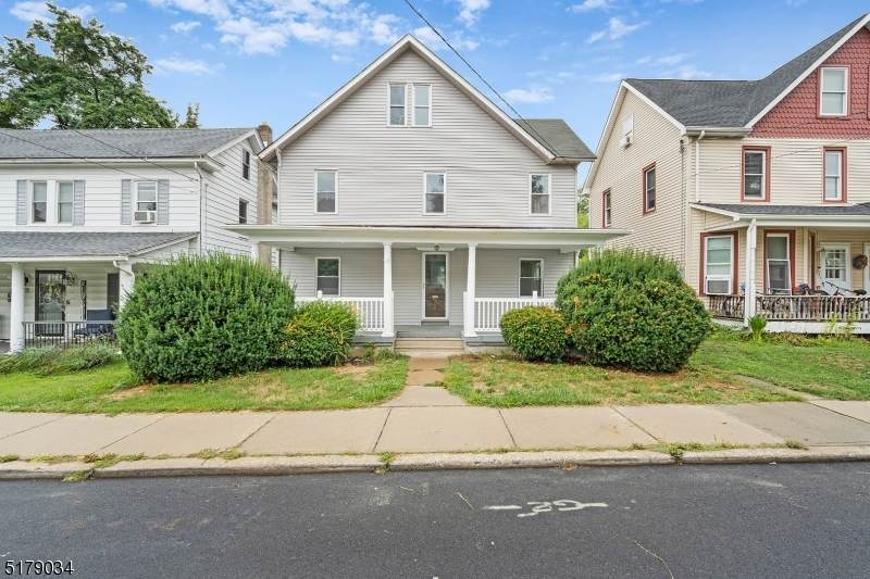 15 Youmans Ave - Photo 1