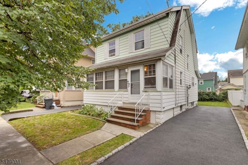 470 Beardsley Ave - Photo 1