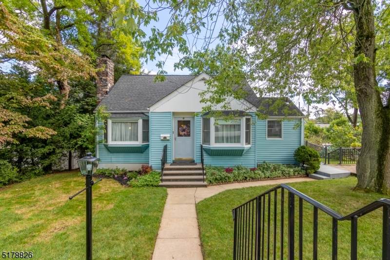 20 Southwynde Dr - Photo 1