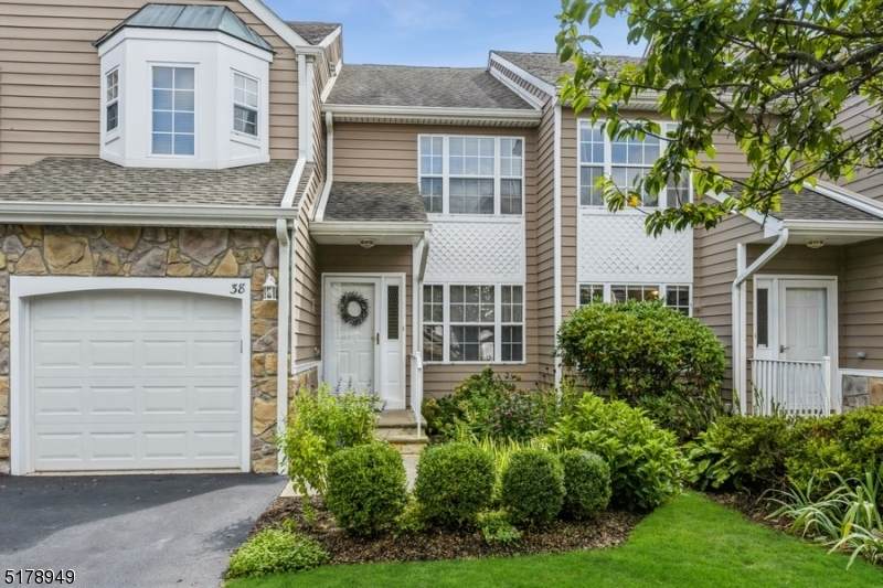 38 Stonehedge Rd - Photo 1