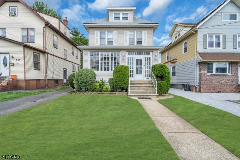 533 Muriel Parkway - Photo 1