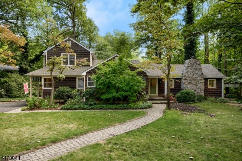 12 Elm Pl - Photo 1