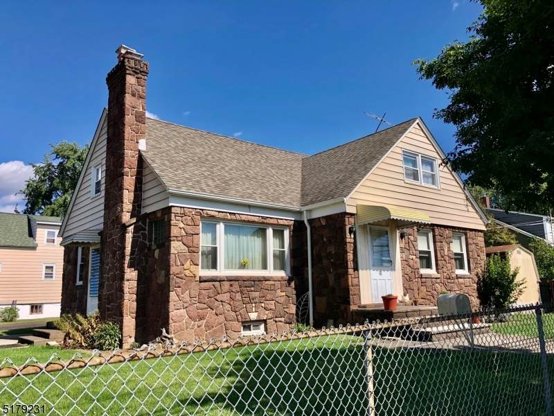 58 La Salle Ave - Photo 1