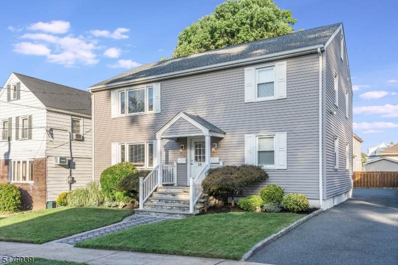 58 Yale St - Photo 1