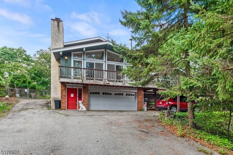 8 Delaware Ave - Photo 1