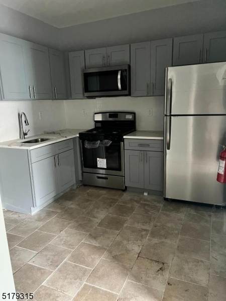9 Grove Ter - Photo 1