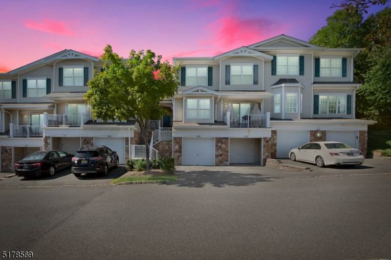 1006 Robin Ct - Photo 1