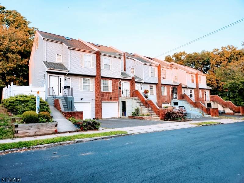 9 Weequahic Ave - Photo 1