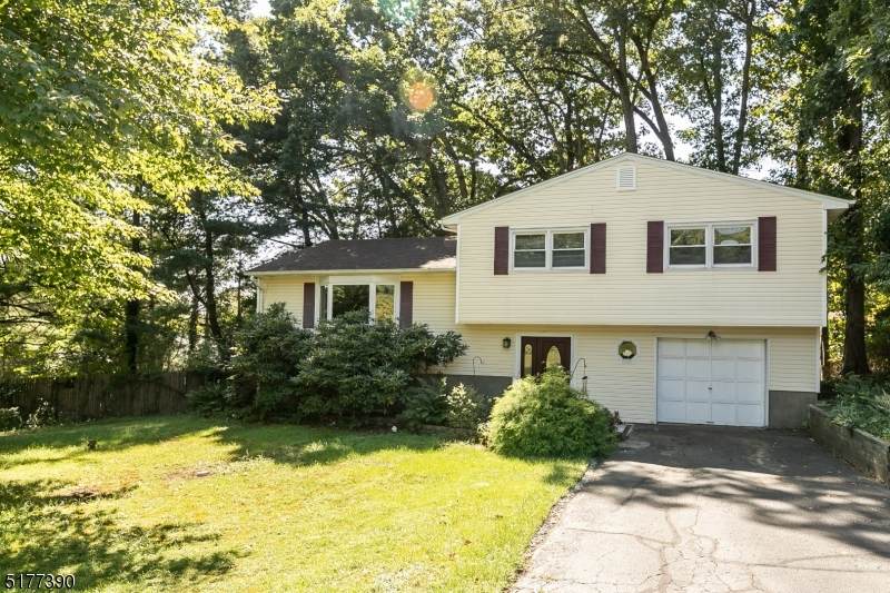 16 Seminole Ave - Photo 1