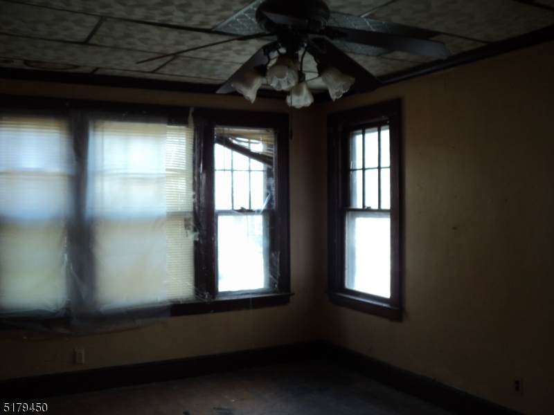 454 Union Ave - Photo 1