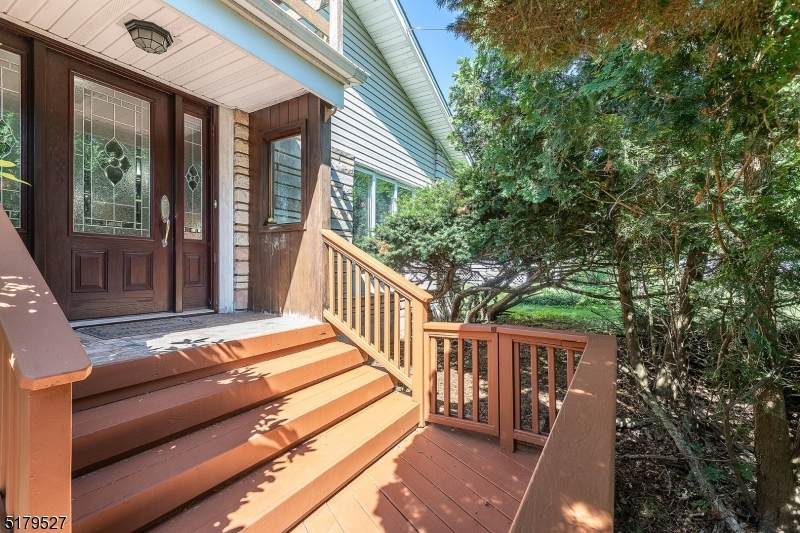 5 Overhill Rd - Photo 1