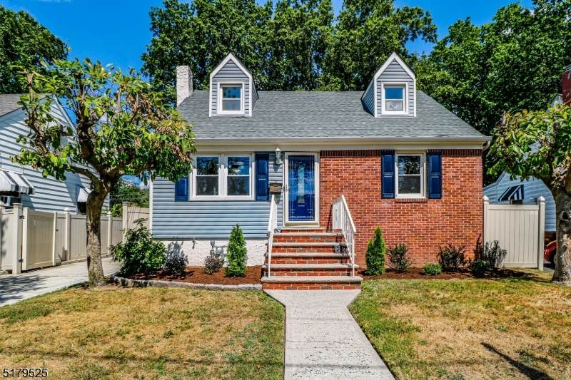 712 Carnegie St - Photo 1