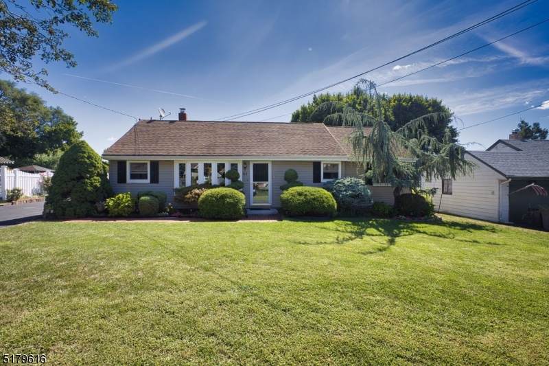 53 Leonard Ter - Photo 1