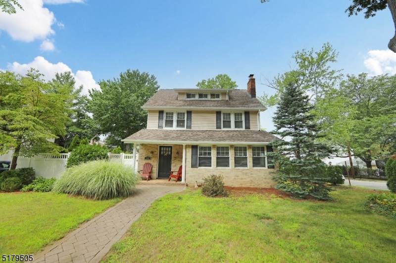 248 Glenwood Ave - Photo 1