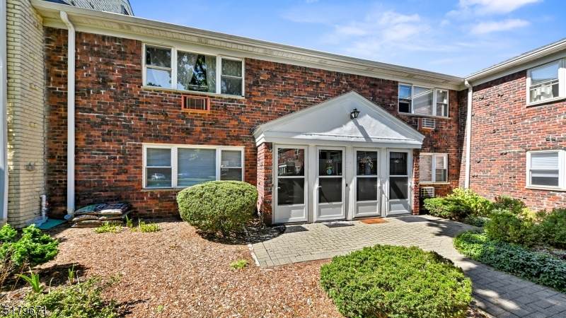137 Regency - Photo 1