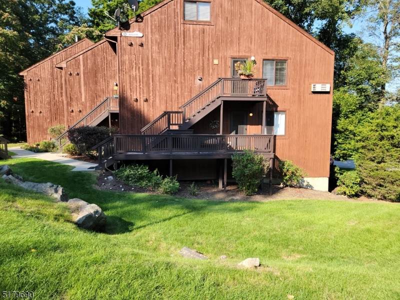 16 Augusta Dr - Photo 1