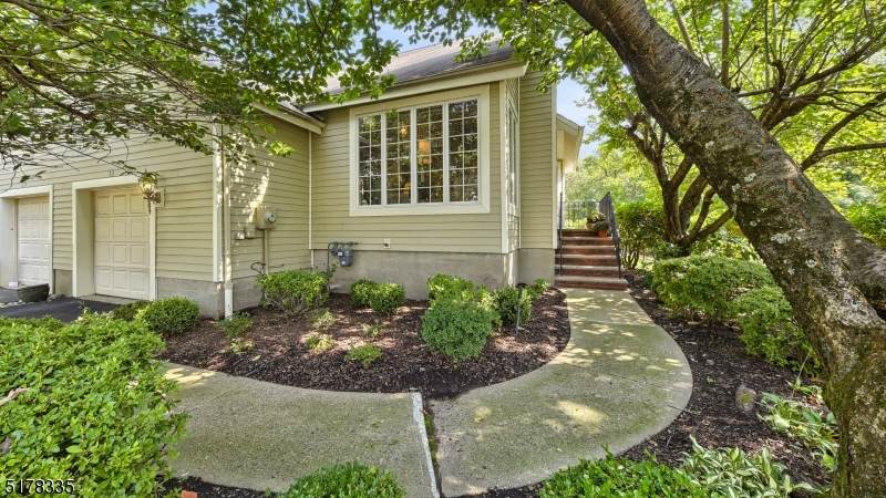 33 Birch Ln - Photo 1