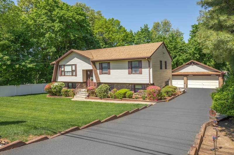 191 Manchester Ave - Photo 1