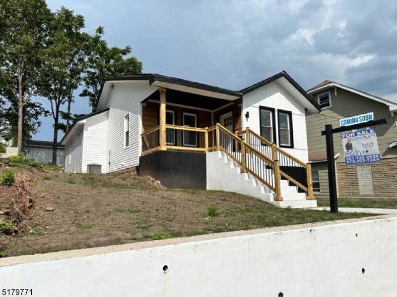 20 Campbell Ave - Photo 1