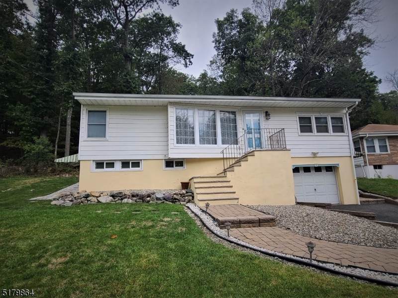 46 Algonquin Ave - Photo 1