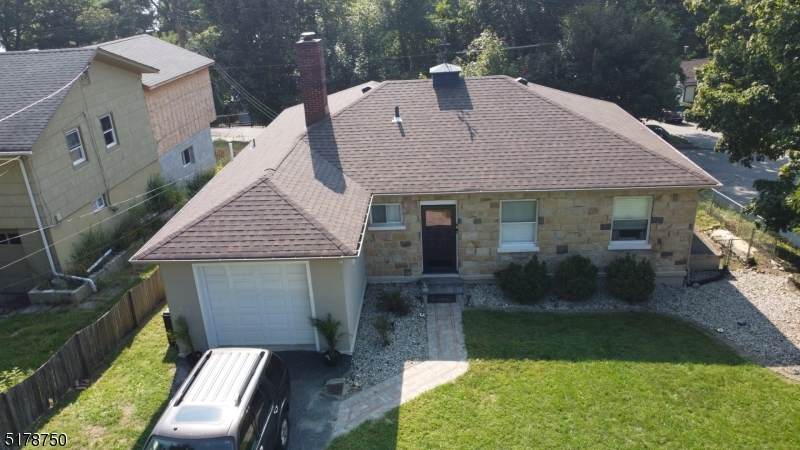 137 Lakeside Blvd - Photo 1
