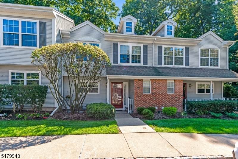 37 Hickory Way - Photo 1