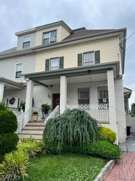 723 Emerson Ave - Photo 1