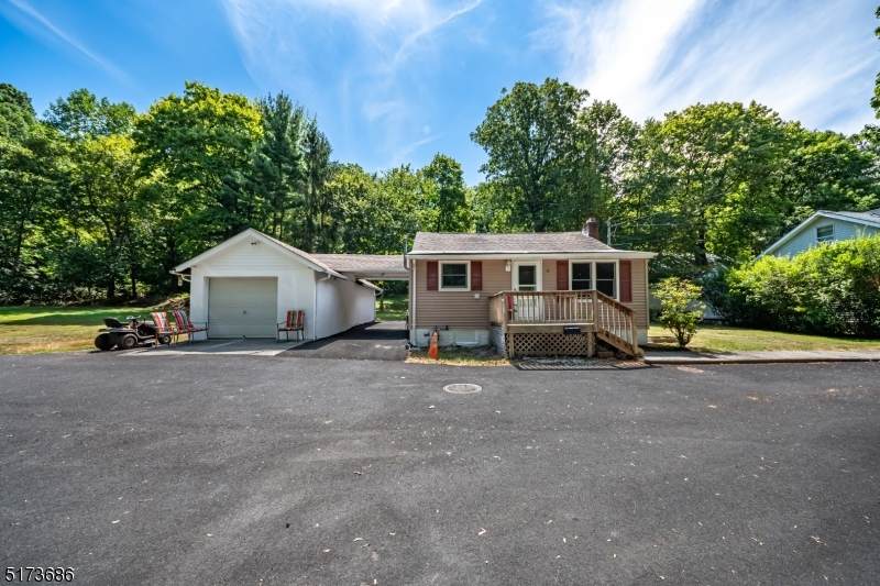 12 Peck St - Photo 1
