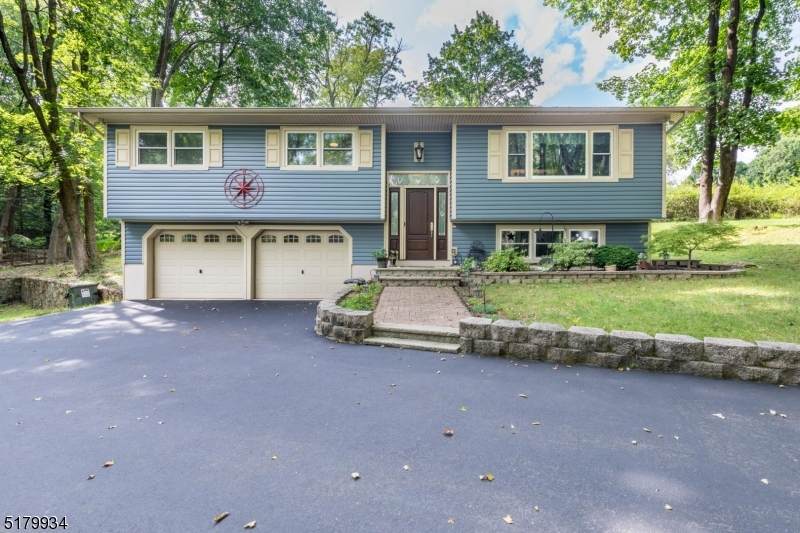 8 Coolidge Ct - Photo 1