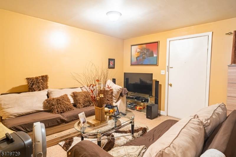 25 Highland St - Photo 1
