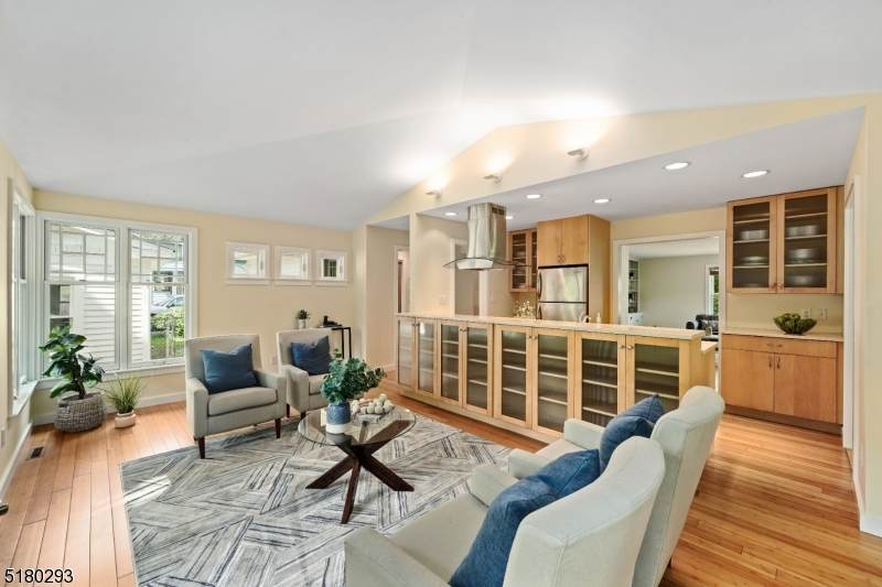 81 Washington St - Photo 1