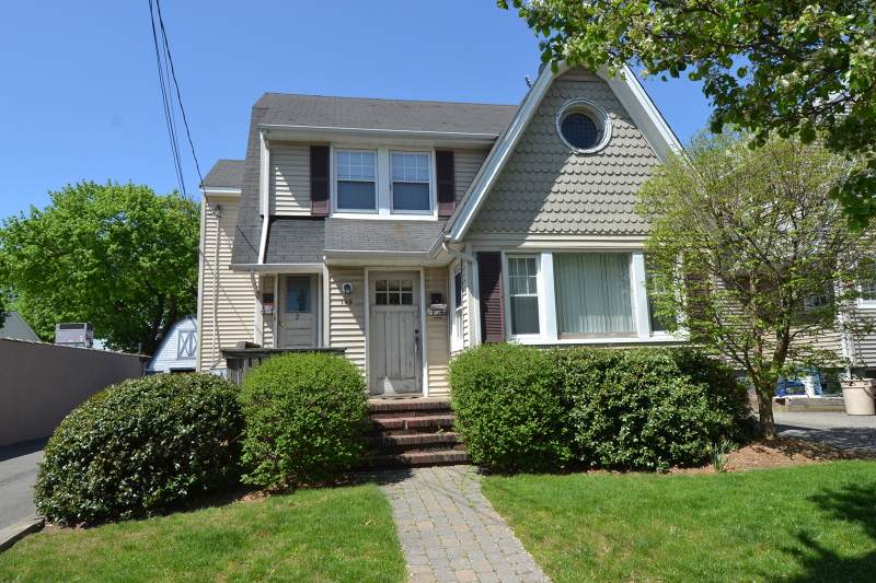 149 Godwin Ave - Photo 1