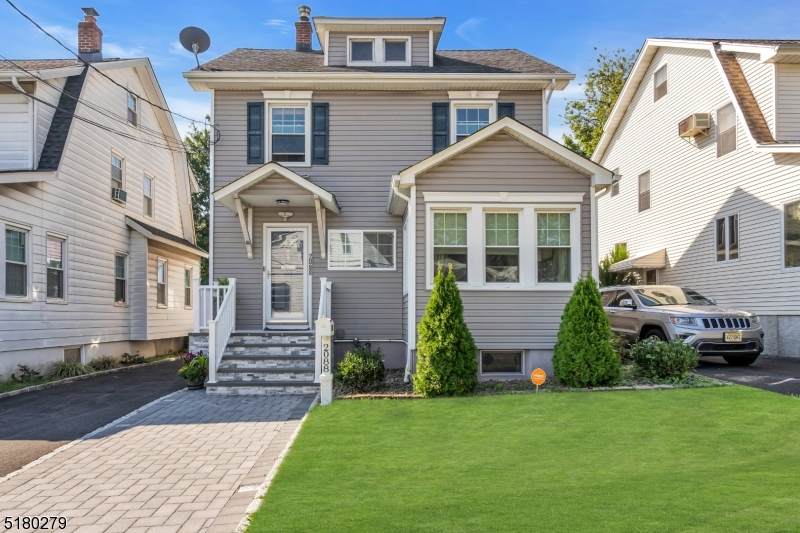 2088 Berwyn St - Photo 1