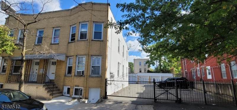 155 Parker St - Photo 1