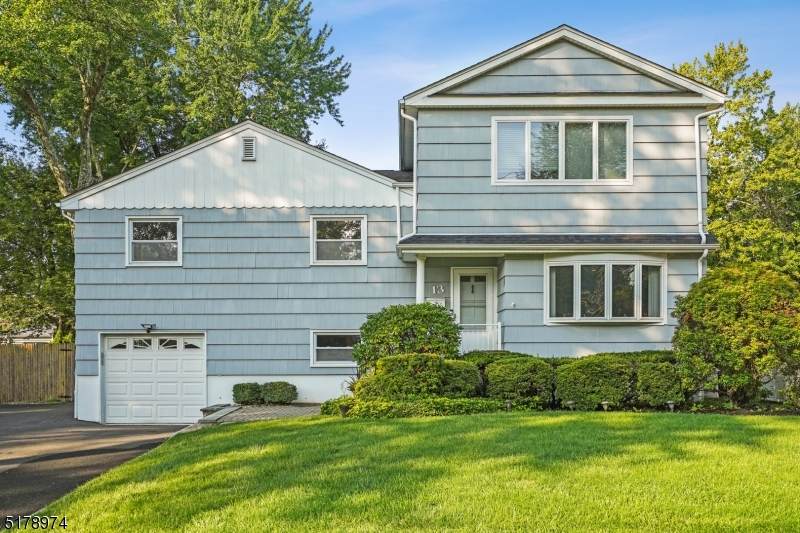 13 Fieldstone Dr - Photo 1