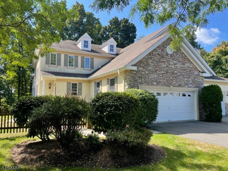 28 Young Ct - Photo 1