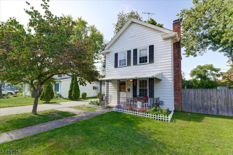 114 Jackson St - Photo 1